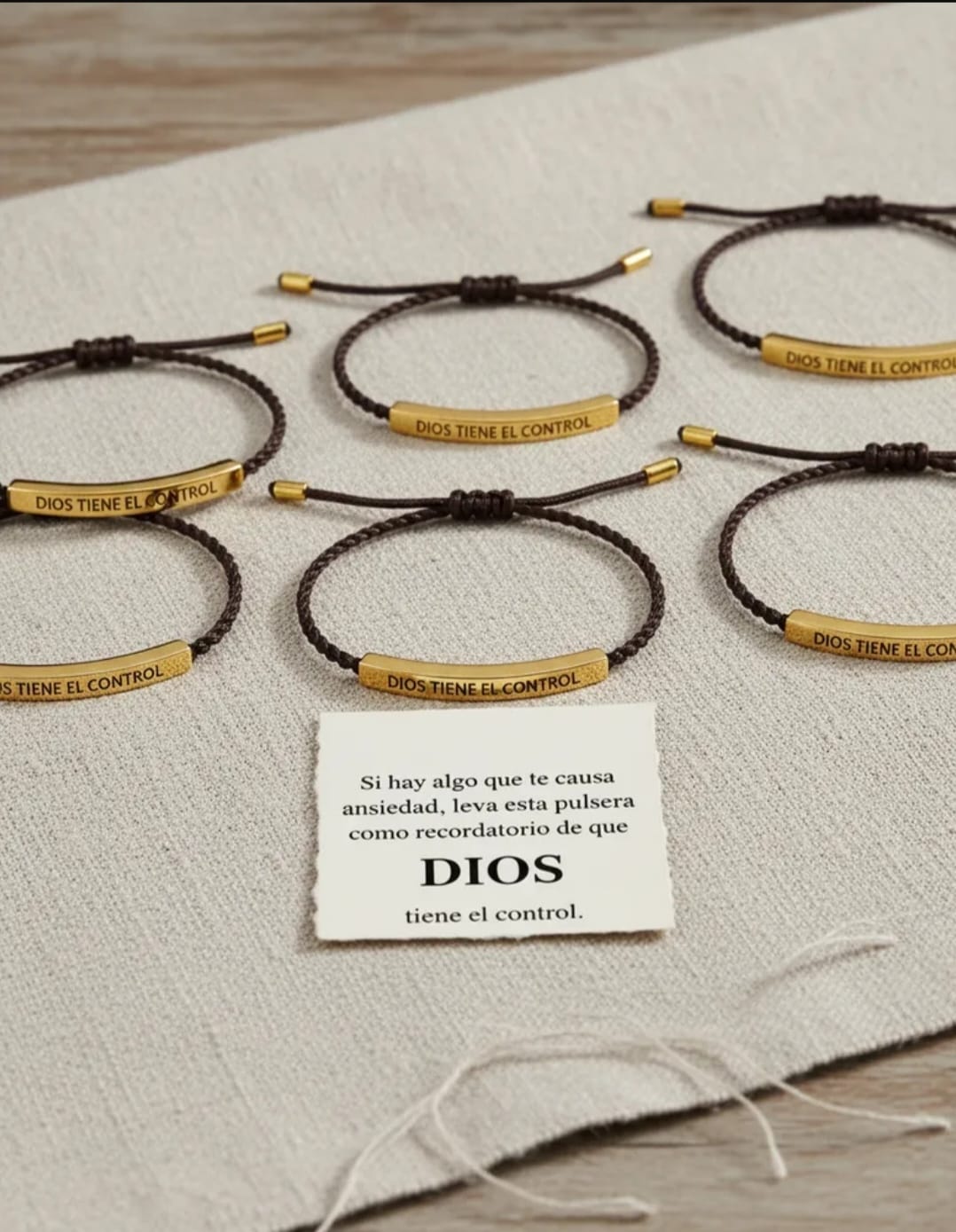 💛Pulsera Dios tiene el control - Elegancia con Propósito